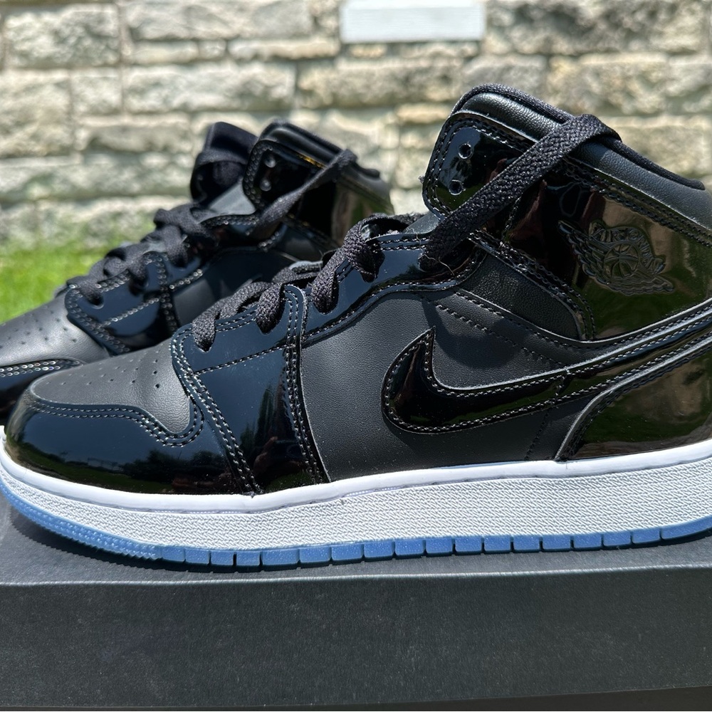 Air Jordan 1 Mid SE Space Jam Sneakers